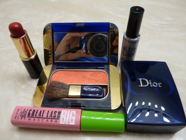 Dior Forever Makeup. Diorskin Forever Compact in