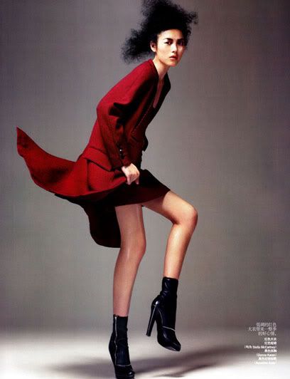 Liu Wen para a Vogue China de outubro