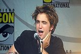 photo RobertPattinsonComicConSmall116.jpg