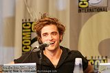 photo RobertPattinsonComicConSmall124.jpg
