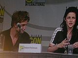 photo RobertPattinsonComicConSmall150.jpg