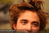 photo RobertPattinsonComicConSmall74.jpg