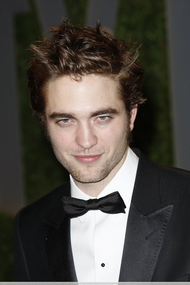 Golden Globes Robert Pattinson. We already knew from a previous post that Robert Pattinson is going to be