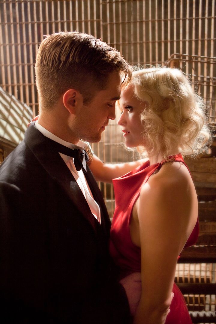 Robert Pattinson and Reese Witherspoon in Water for Elephants 1
