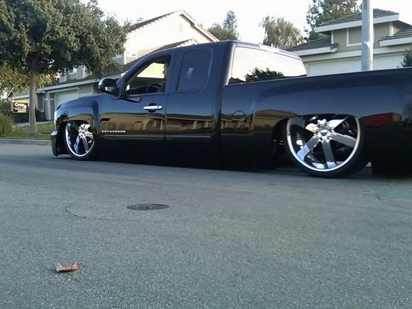 http://i581.photobucket.com/albums/ss259/calvoangel/silverado2.jpg